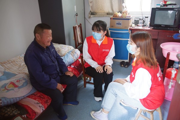 国网旌德县供电公司：九九重阳节 情暖敬老院3.jpg