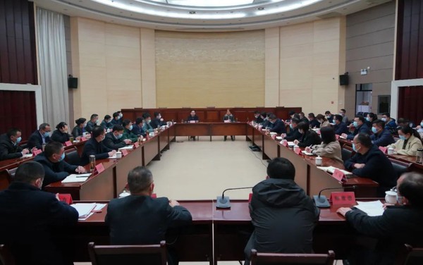 旌德县召开干部集体谈话会.jpg