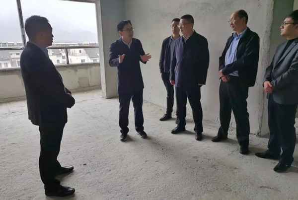 储德友调研房地产市场发展和老旧小区改造工作.jpg