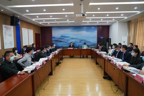储德友主持召开县委全面深化改革委员会第四次会议暨县委全面依法治县委员会第八次会议.jpg