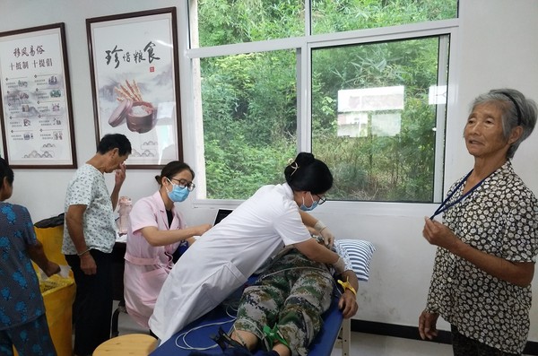 222222兴隆镇：健康体检送上门 (1).jpg